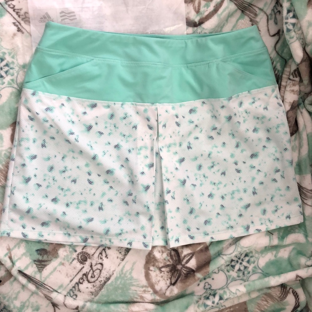 Adidas “Tour” Athletic Skort / Skirt. Small  NWT